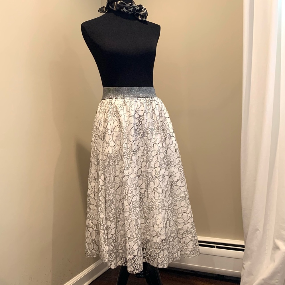 Gabby Isabella floral lace skirt